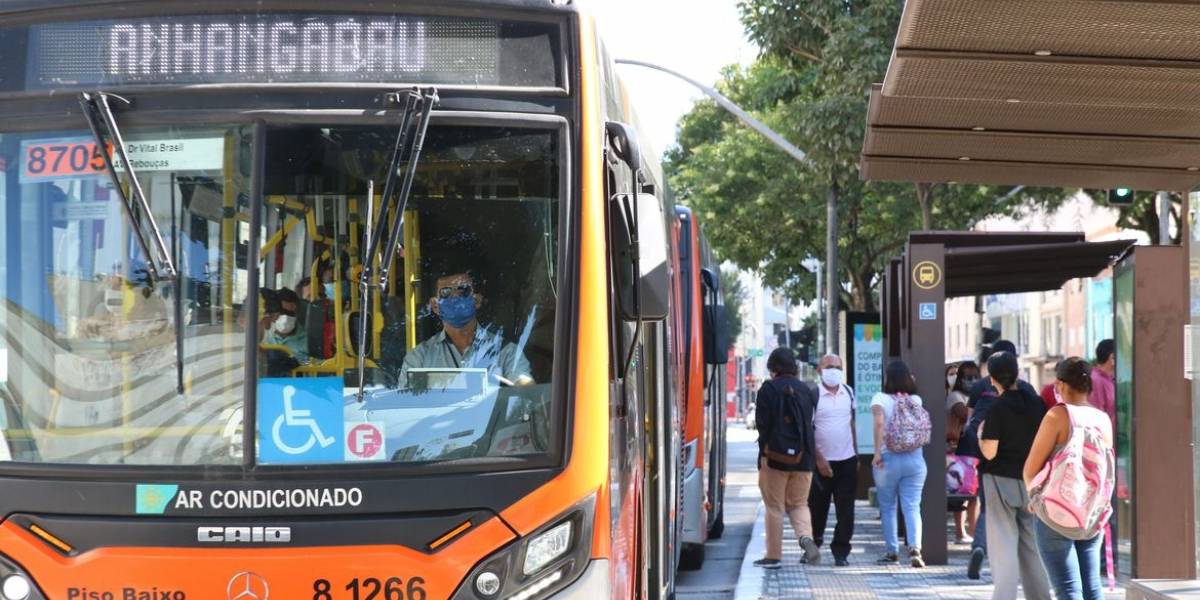 Poluição causada por ônibus cai mais de 50% durante a pandemia em SP
