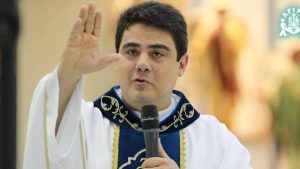 Novos áudios de pe.Robson mostram negociações suspeitas