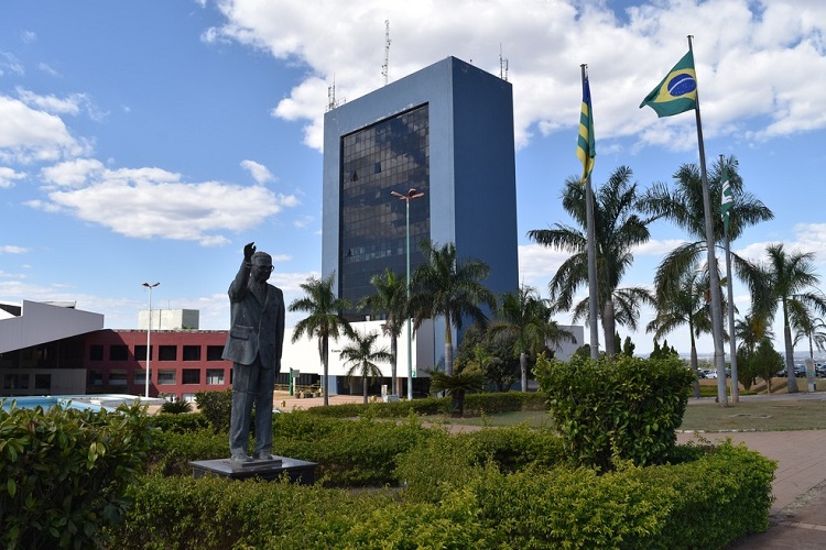 Prefeitura de Goiânia convoca 1.380 profissionais de saúde