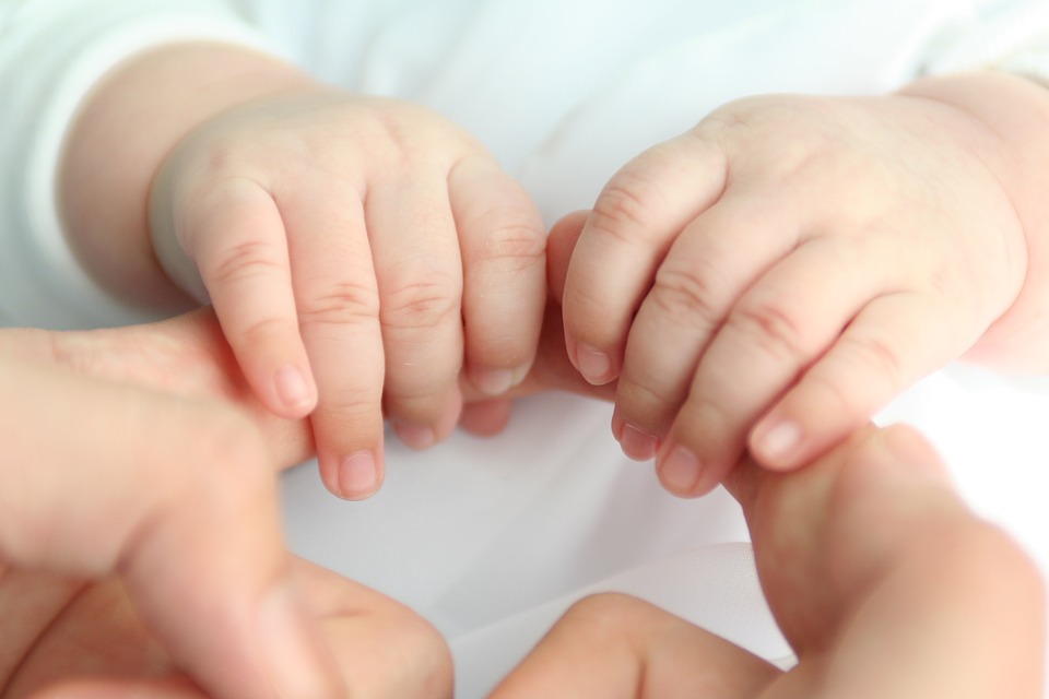 Assembleia aprova obrigatoriedade de registro biométrico de recém-nascidos