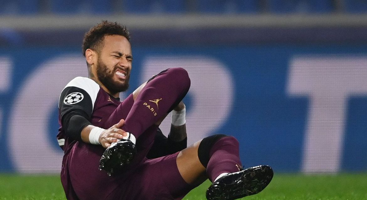 Técnico do PSG confirma lesão de Neymar e prevê volta após 3 semanas
