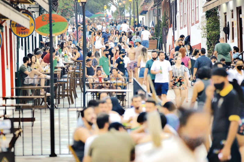 Governo de Goiás prevê novas ações para conter aglomerações nos municípios turísticos