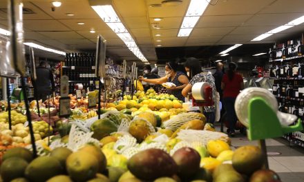 Alimentos puxam alta de preços em setembro, aponta o IBGE