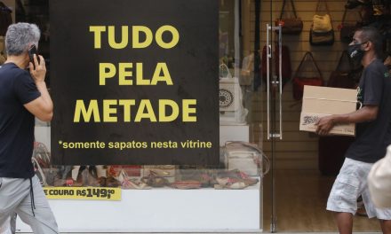 Comércio do Rio deve reduzir em 33% as vagas temporárias de fim de ano