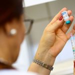 Casos de sarampo tiveram aumento de 34 vezes em 2025, alerta Opas