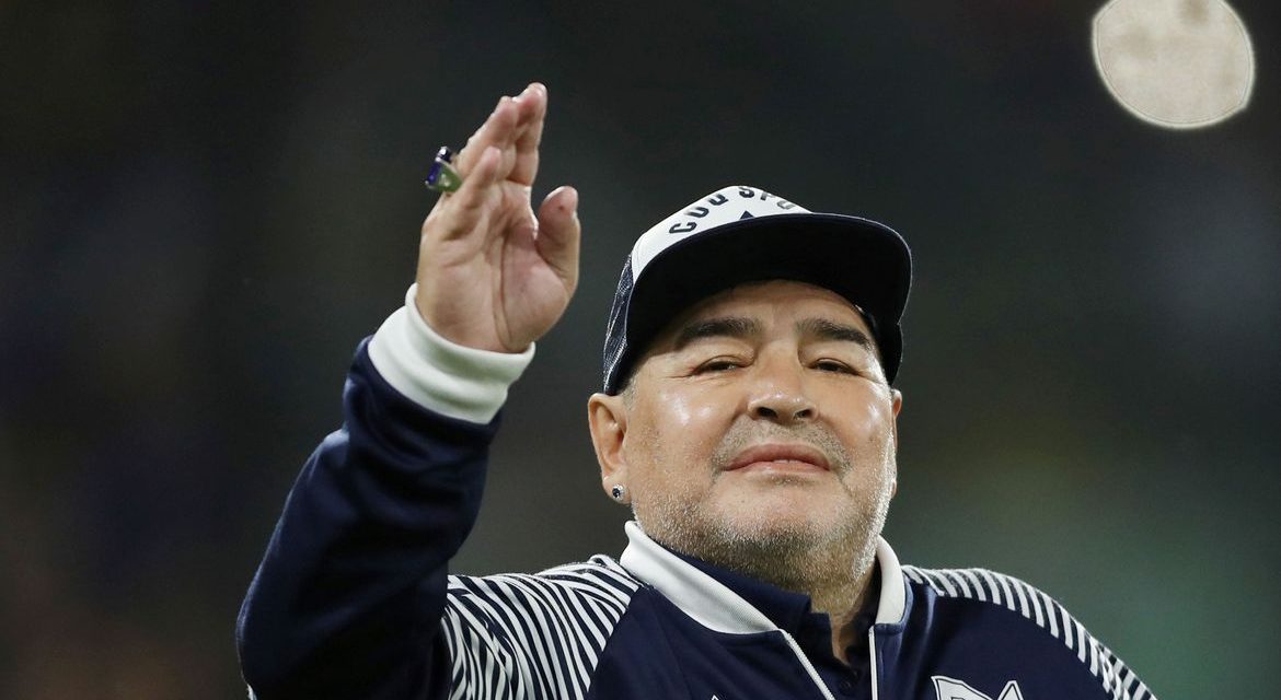 Maradona está sedado para atenuar sintomas de abstinência