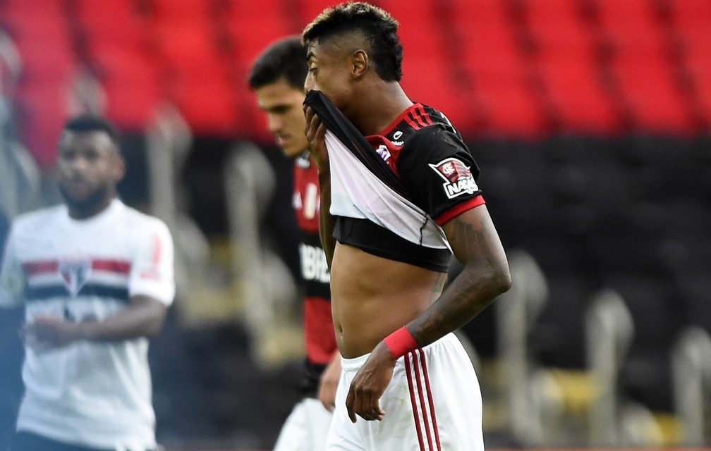 Análise: Flamengo precisa resolver defesa