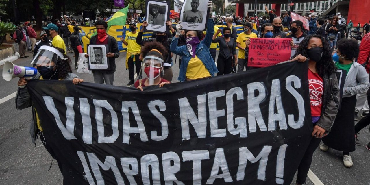 Movimentos negros de Goiânia organizam manifestação em frente ao Carrefour nesta segunda