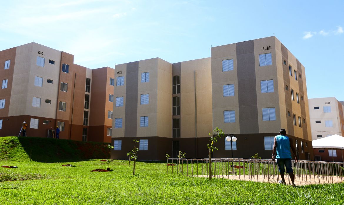 FGV: indicadores de mercado de trabalho mantêm tendência de piora