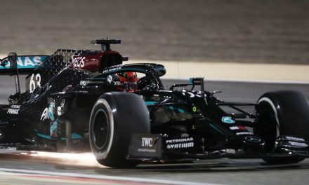 Substituto de Hamilton dita ritmo dos treinos em estreia na Mercedes
