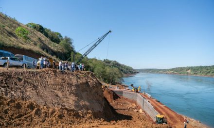 Bolsonaro visita obras da segunda ponte entre Brasil e Paraguai