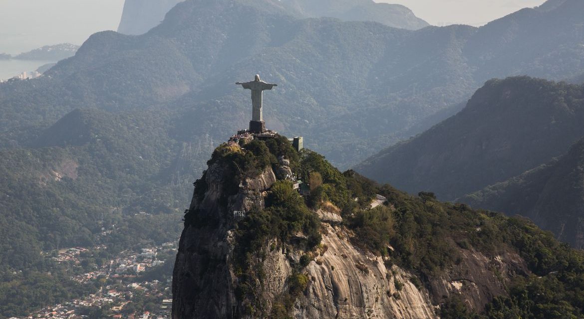 Rio anuncia medidas para evitar aglomeração no réveillon em Copacabana