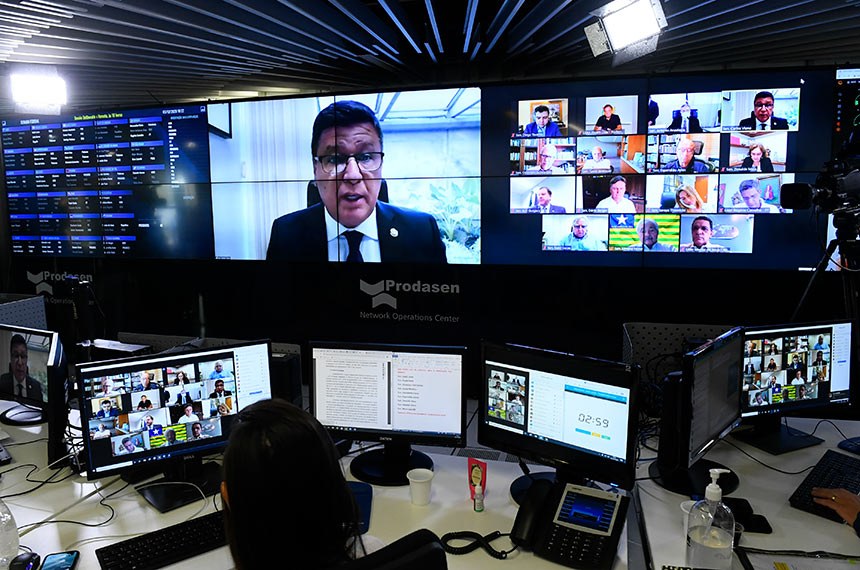 Principal conselheiro médico do governo japonês critica Olimpíada