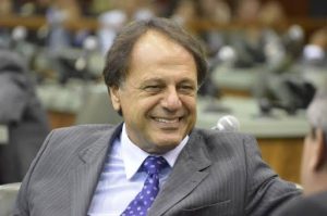 Prefeito de Catalão, Adib Elias é transferido para UTI