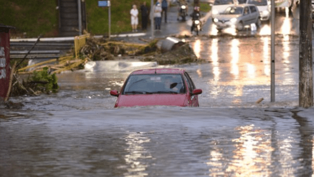 Após forte chuva, Prefeitura de Goiânia efetua reparos na cidade