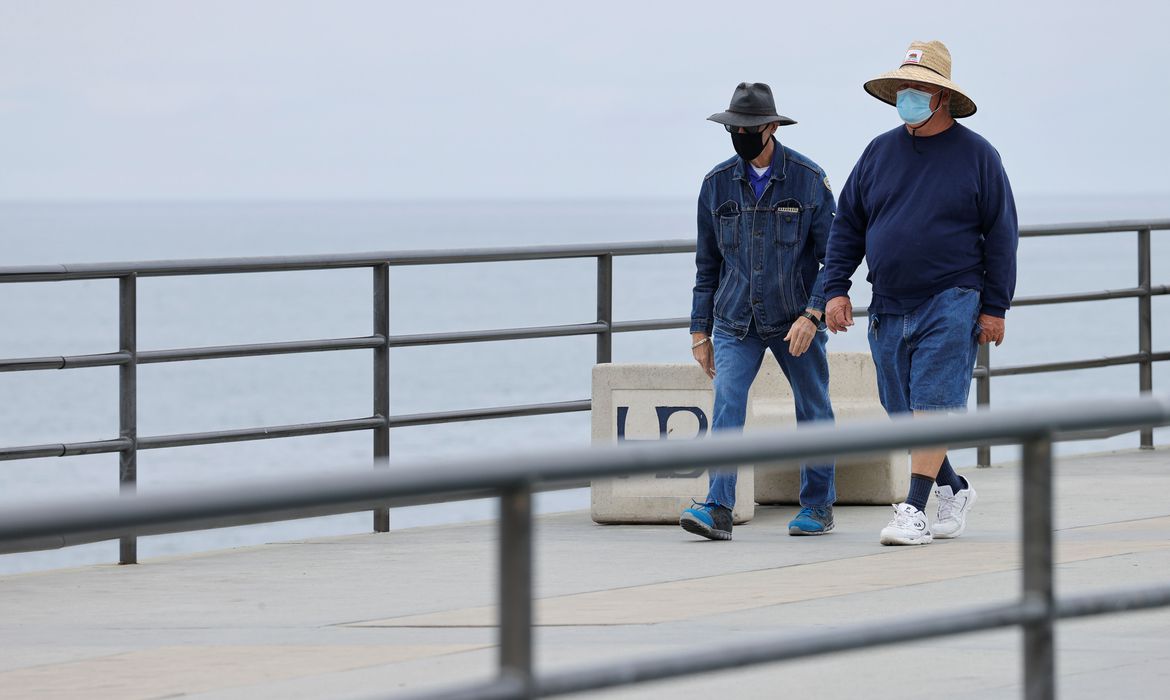 Covid-19: EUA ultrapassam pela primeira vez 4 mil mortes em 24 horas Covid-19: EUA ultrapassam pela primeira vez 4 mil mortes em 24 horas