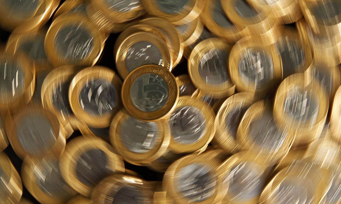 Governo Central tem superávit primário de R$ 2,1 bilhões em março Governo Central tem superávit primário de R$ 2,1 bilhões em março