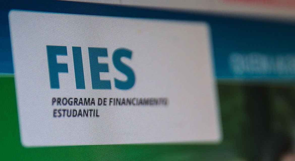 Fies oferecerá 93 mil vagas para financiamento estudantil em 2021