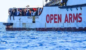 Itália autoriza desembarque de 265 migrantes em navio humanitário