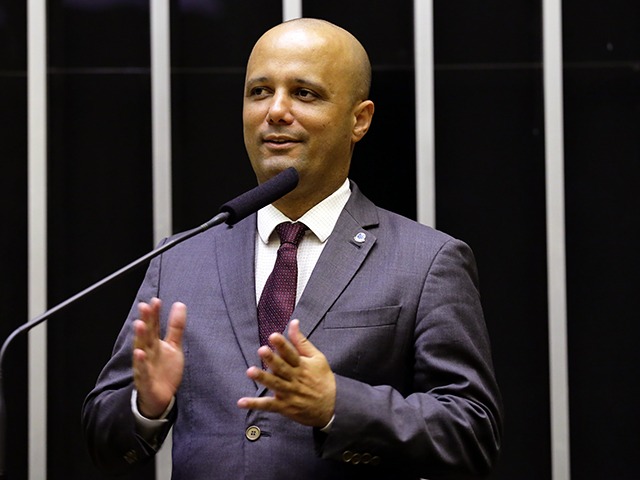 Vitor Hugo é o novo líder do PSL na Câmara dos Deputados