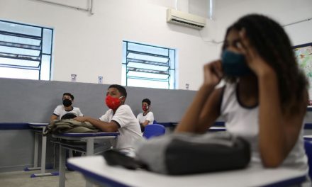 Escolas estaduais e municipais de Goiânia retomam aulas presenciais para mais de 600 mil alunos