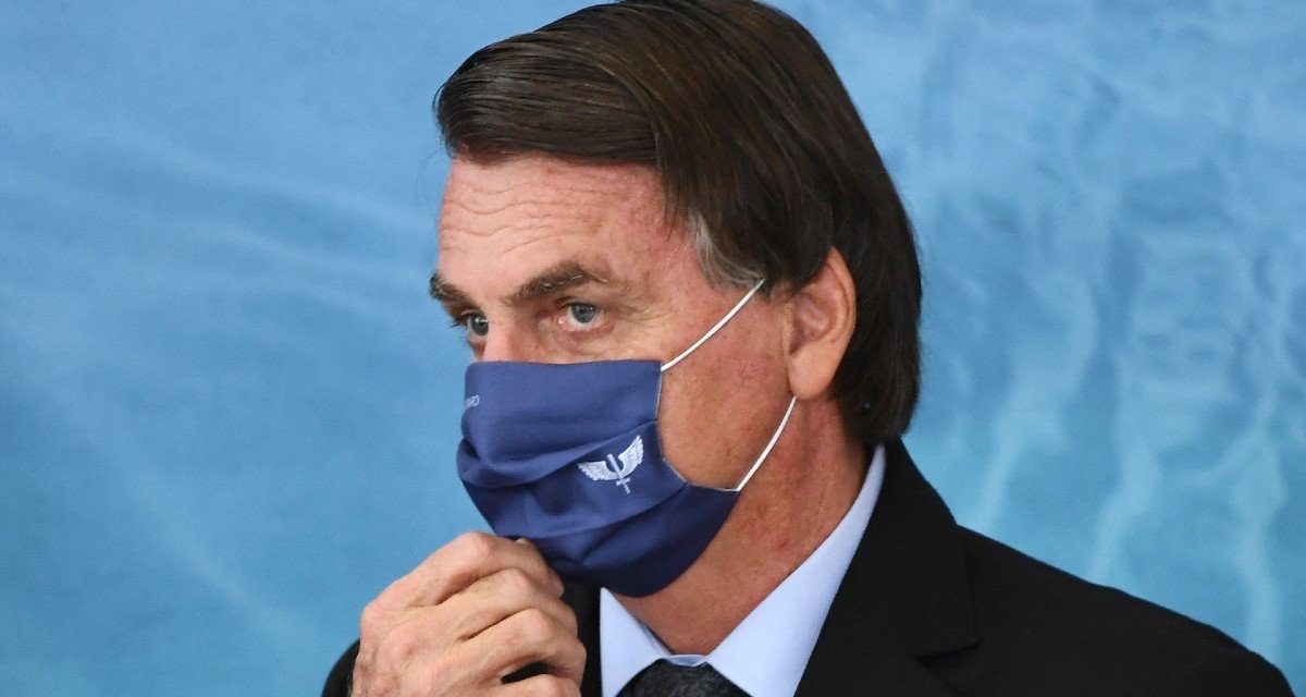 Bolsonaro anuncia comitê Anti-Covid, mas insiste no tratamento precoce