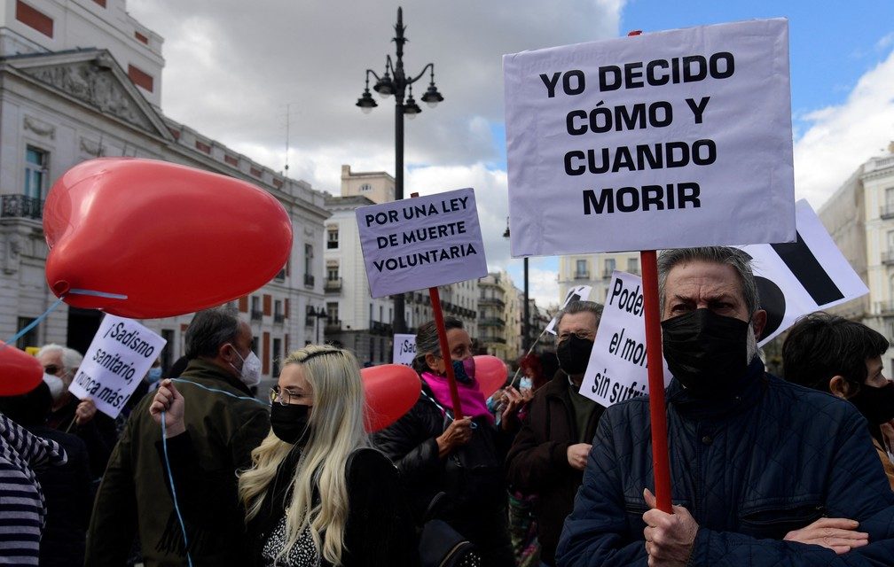 Parlamento da Espanha aprova legalização da eutanásia