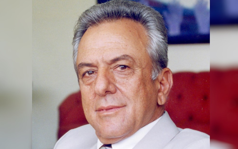 Ex-governador de Goiás morre com Covid-19 à espera de vaga de UTI