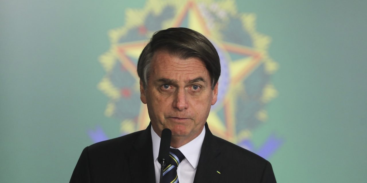 Bolsonaro oficializa reforma ministerial com seis mudanças
