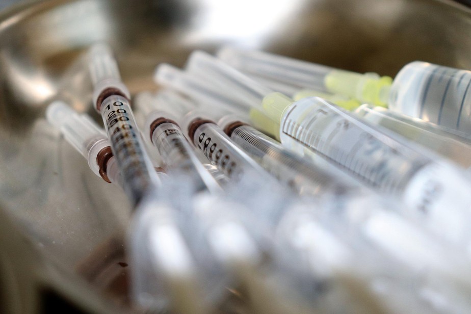 Lei que autoriza acesso a consórcio de vacinas entra em vigor