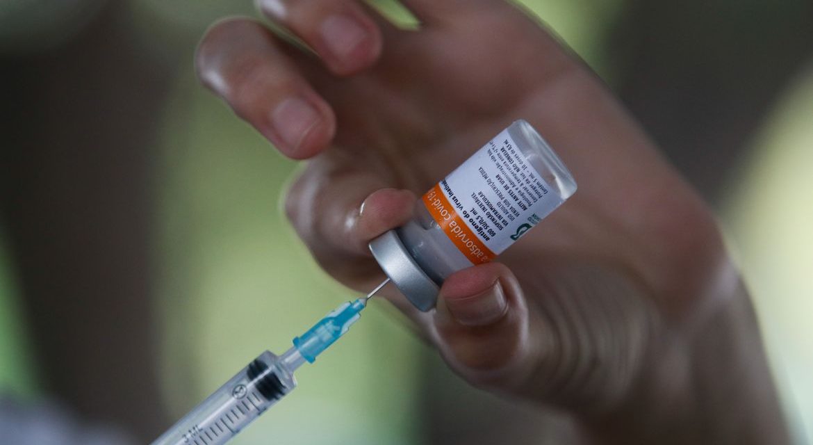 Não há previsão para chegada de vacinas para aplicação da primeira dose em Goiás nesta semana