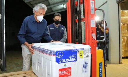 Goiás recebe remessa com 187.750 doses de vacina contra Covid-19