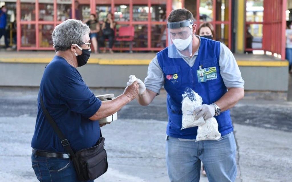 Governo de Goiás conclui ciclo de distribuição de 355 mil máscaras