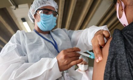 Vacina contra a gripe começa a ser aplicada em Goiânia