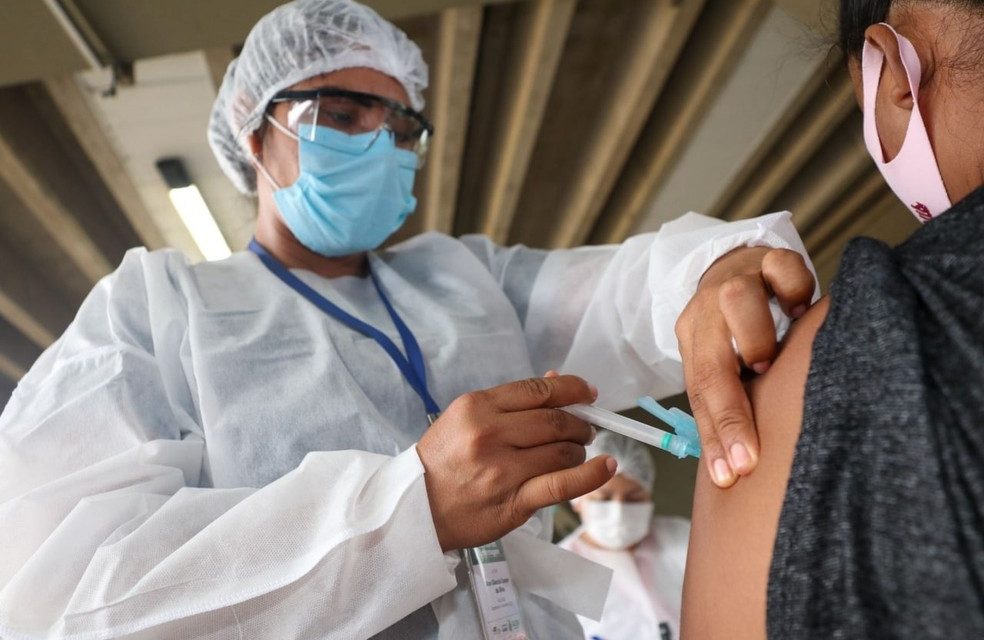 Vacina contra a gripe começa a ser aplicada em Goiânia