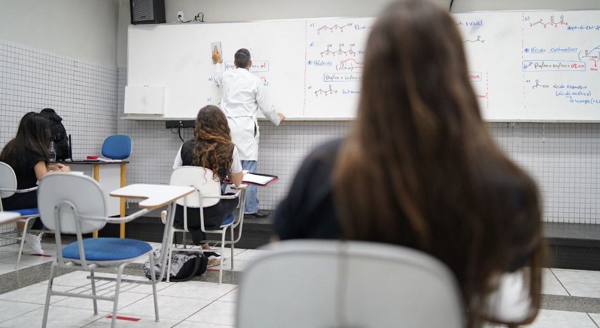 Escolas particulares perdem um terço das matrículas na pandemia