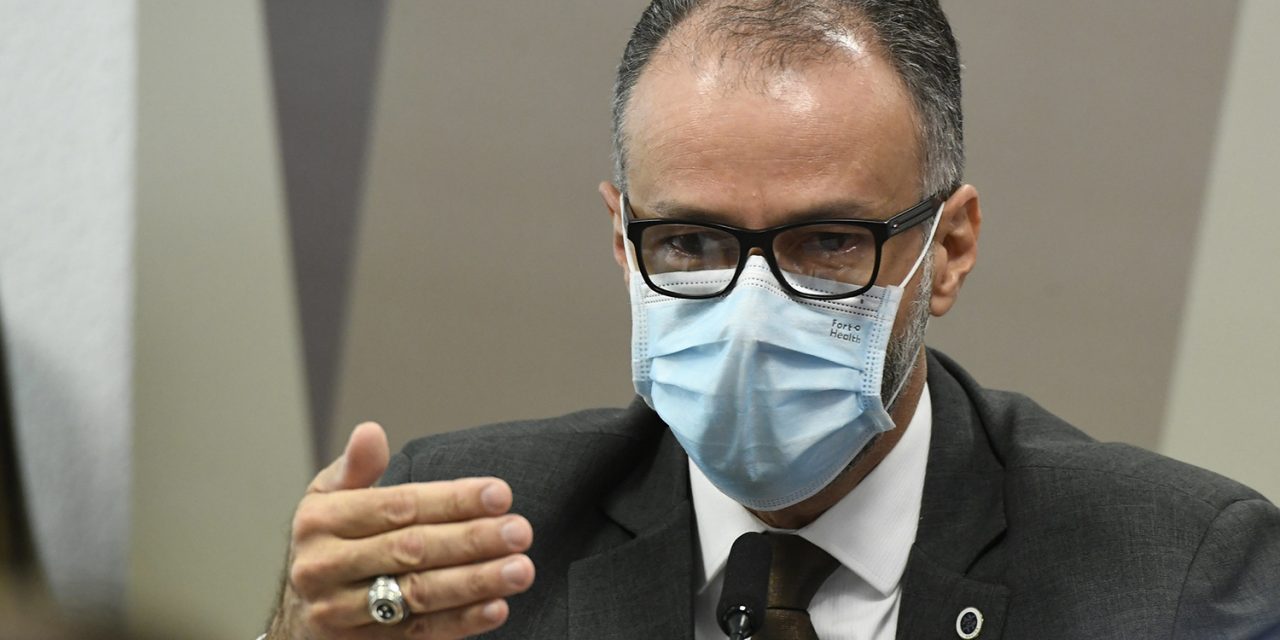 CPI: Barra Torres diz que se arrependeu de ter ido em ato público com Bolsonaro no início da pandemia