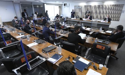 CPI aprova depoimentos de nove governadores e reconvoca Queiroga e Pazuello