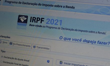 Bolsonaro veta projeto que adiava prazo de entrega da Declaração do IR