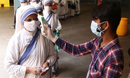 Índia abre mão de testes de vacinas para ampliar imunização