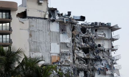 Sobe para 11 número de mortos em desabamento de prédio na Flórida