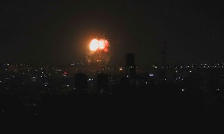 Israel volta a bombardear Gaza após lançamento de balões pelo Hamas