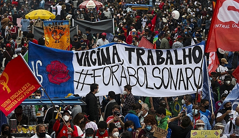 Oposição protocola superpedido de impeachment contra Bolsonaro