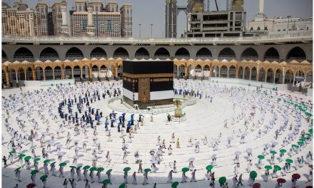 Arábia Saudita libera grande peregrinação a Meca para 60 mil residentes vacinados