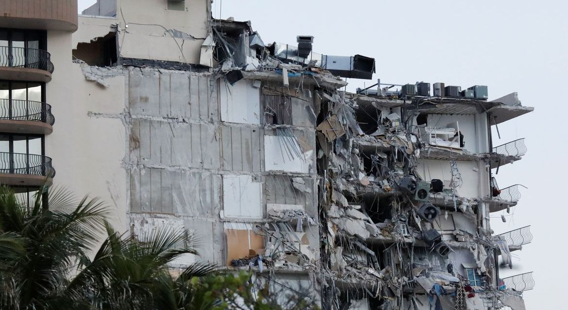 Parte de prédio cai em Miami e deixa pelo menos uma pessoa morta