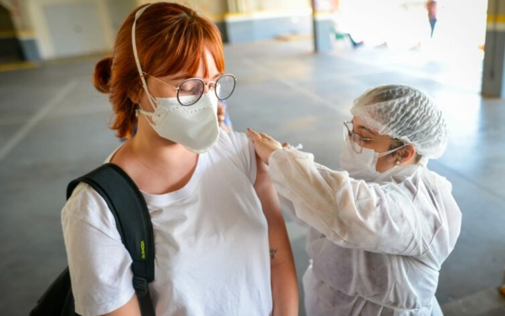 Anápolis inicia imunização contra Covid-19 em pessoas a partir de 30 anos