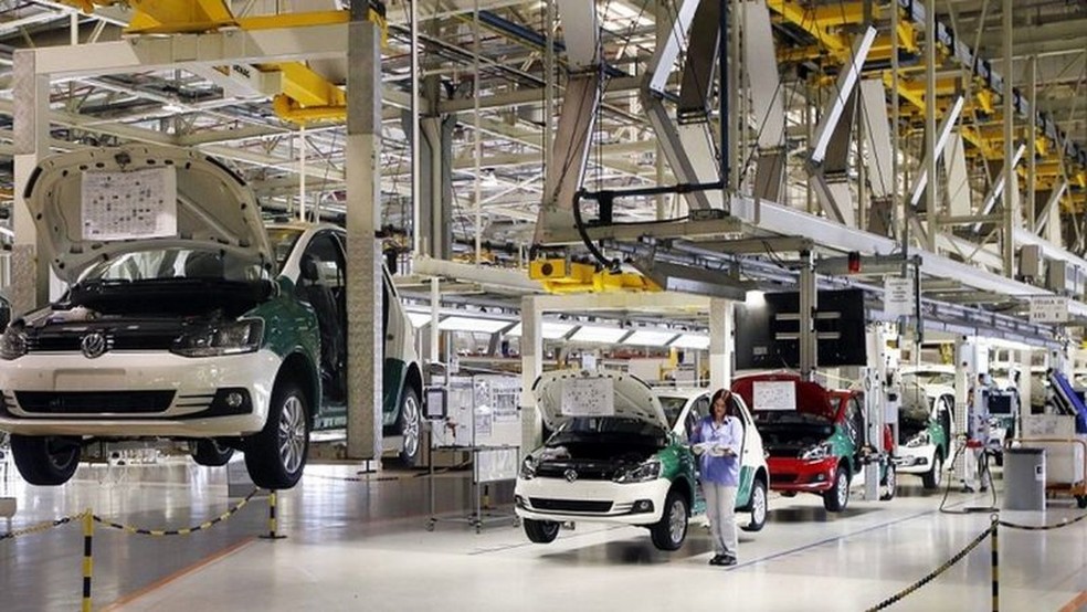 Falta de chips faz Volkswagen suspender produção em SP e no Paraná por 10 dias