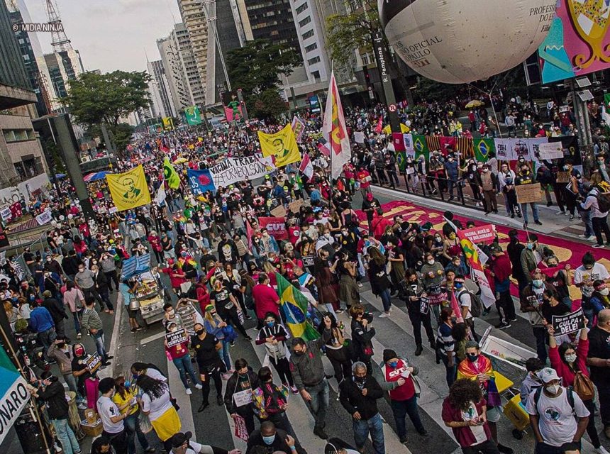 Cidades brasileiras registram manifestações contra corrupção no Governo Federal e por mais vacinas