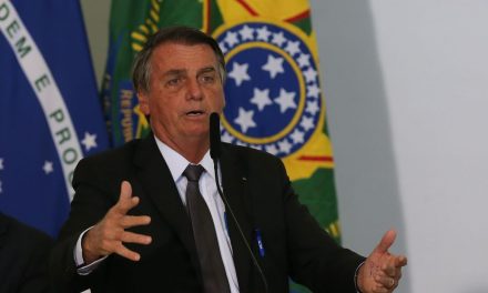 Desconfiança na Presidência da República sobe para 50%, diz Datafolha