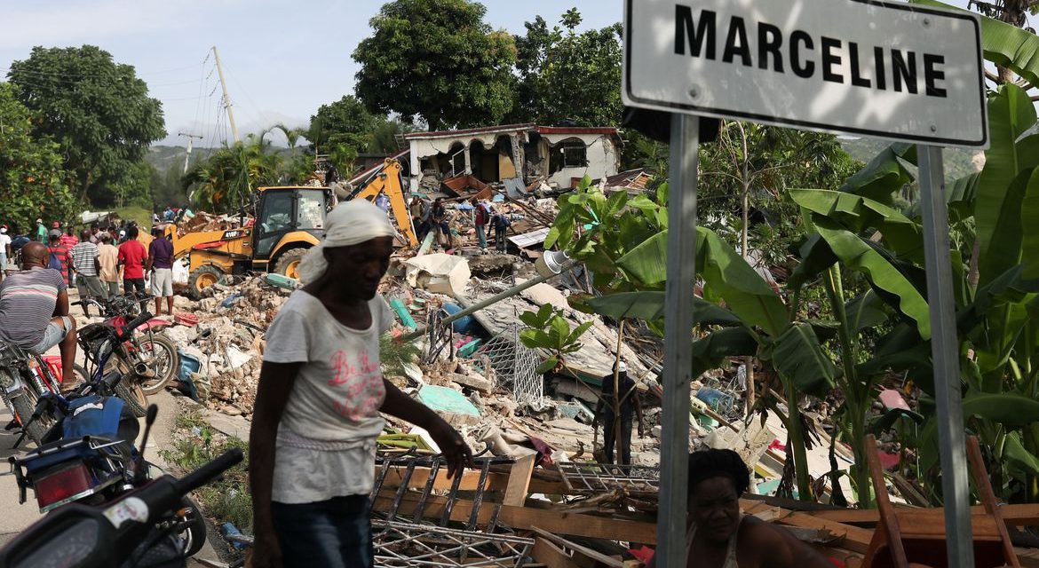 Papa envia recursos financeiros ao Haiti, Bangladesh e Vietnã
